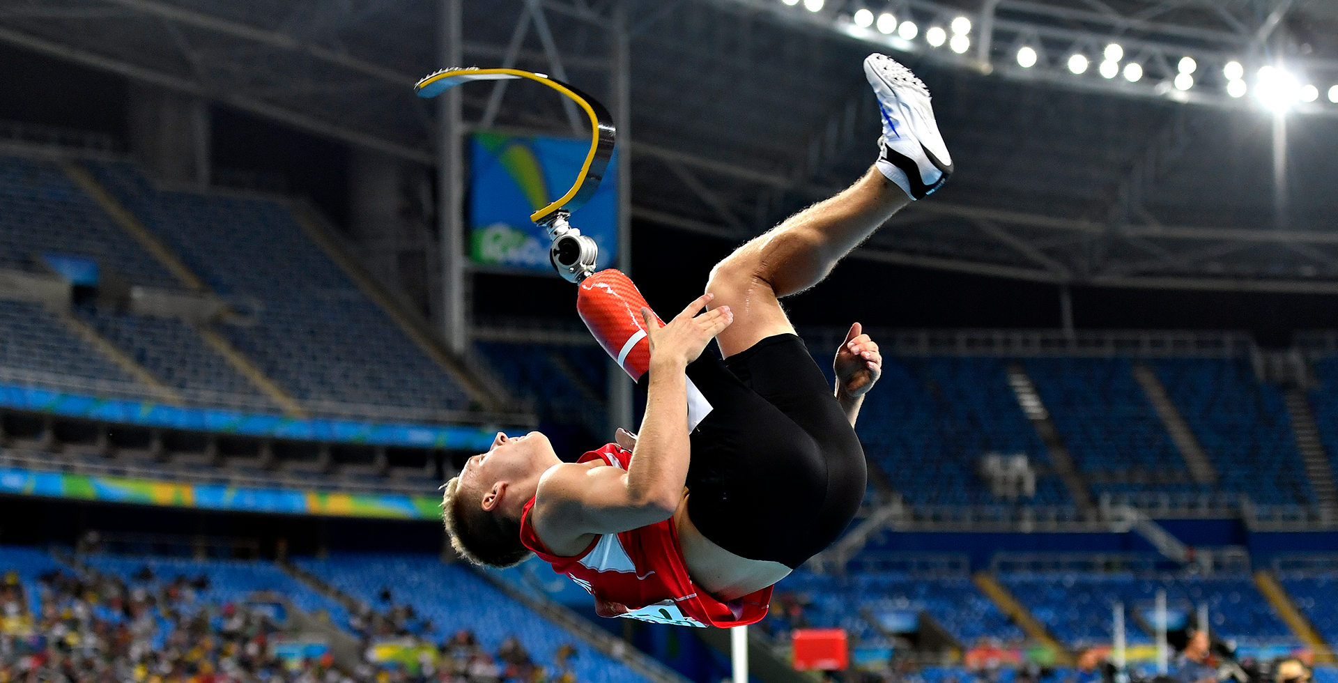 岁的年轻球 岁的年轻球